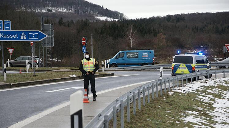 Auch an der Anschlussstelle Bad Brückenau/Wildflecken war die Polizei präsent. Foto: Steffen Standke