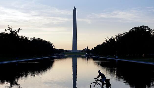 Der renovierte Reflecting Pool vor dem Washington Monument