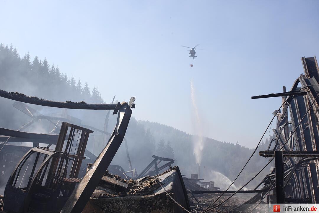 Verwüstung nach Sägewerk-Brand