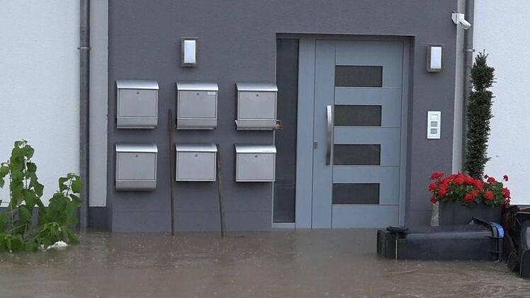 Überflutung in Heroldsbach.  Foto: Merzbach (News5)