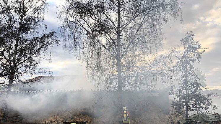 Feuer auf Bauernhof in Kulmbach: Die Feuerwehr war am Montag im Einsatz. Foto: NEWS5 / Merzbach