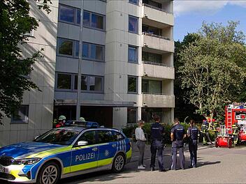 Coburg: Rollstuhlfahrer stirbt bei Wohnungsbrand - nach ersten Ermittlungen bleiben "zwei Sachen übrig" Coburg: Rollstuhlfahrer stirbt bei Wohnungsbrand - nach ersten Ermittlungen bleiben "zwei Sachen übrig"