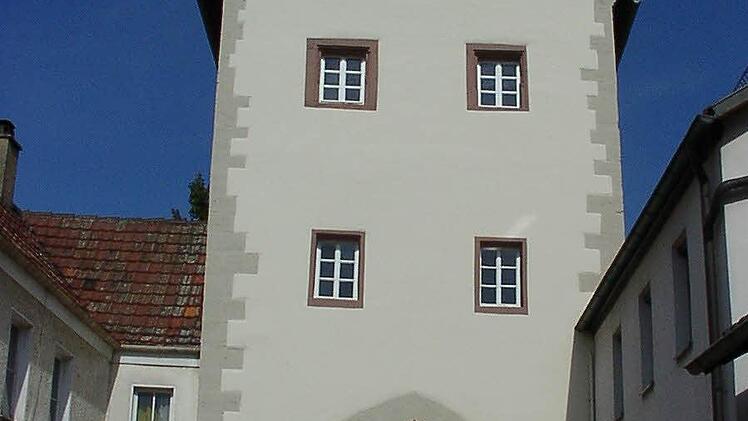 Euerdorfs Wahrzeichen, das Torhaus  Foto: Doris Bauer