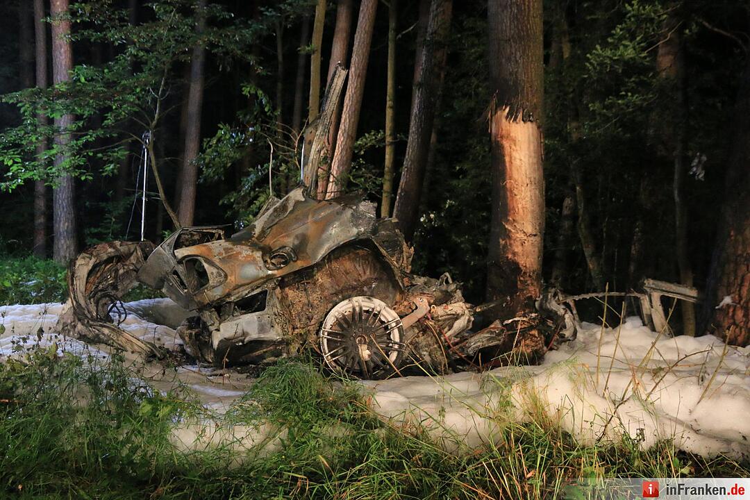 Tödlicher Unfall bei Boxbrunn: Pkw wird zerfetzt