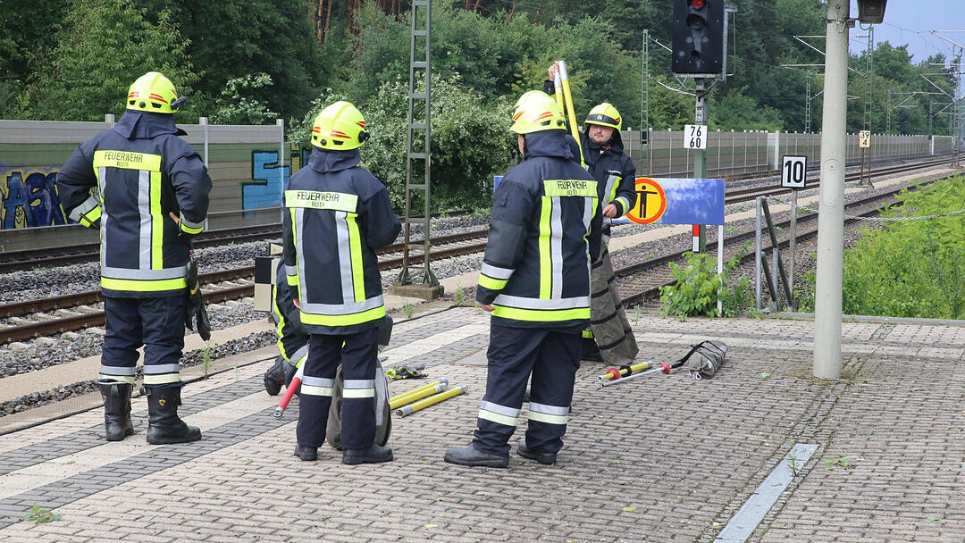 Gewitter über Mittelfranken haben Bäume umstürzen lassen. Im Landkreis Roth war eine Bahnstrecke zeitweise lahmgelegt.