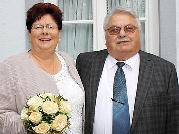 Maria und Engelbert Harrer konnten jetzt Goldene Hochzeit in Heiligenstadt feiern. Foto: Petra Malbrich