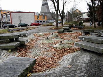 Der Brunnen nahe der Realschule soll wieder schöner werden. Foto: Richard Sänger