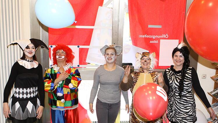 Der Bürgerbüro-Zirkus mit seinen bestens platzierten Tretminen.  Foto: Thomas Dill