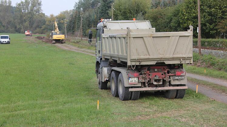 Der Wegebau bei Lind in Richtung Norden läuft.