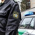 Zwei Unbekannte überfielen in Nürnberg einen 22-Jährigen. Die Kripo sucht nun nach Hinweisen zu den beiden Tätern. Symbolfoto: Christopher Schulz