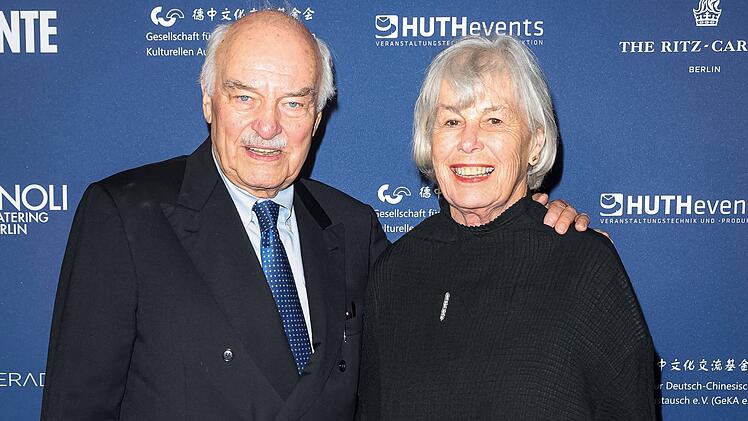 Charles Brauer lebt heute mit seiner zweiten Ehefrau Lilot Hegi in der Nähe von Basel.