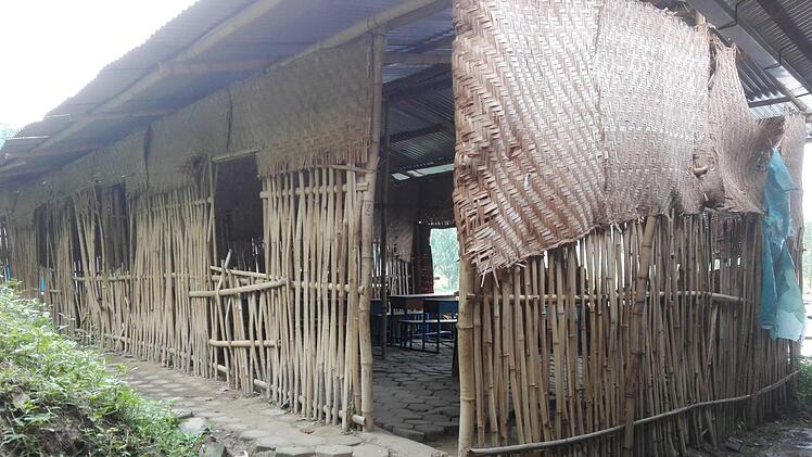 Eine marode Schule in Nepal