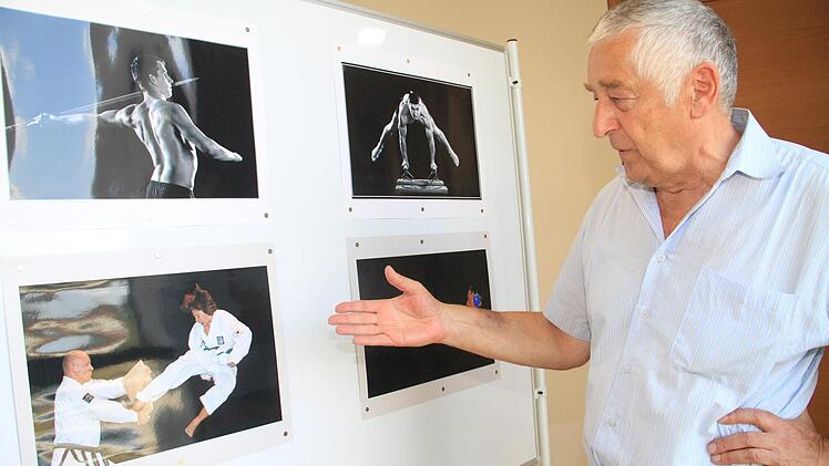 Sportfotograf Klaus Gagel präsentiert seine besten Aufnahmen im Michelauer Rathaus.  Foto: Gerda Völk