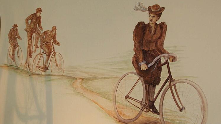 ... und schneller. Dieses Gemälde zeigt, wie eine Dame mit einem neuartigen Rad den Herren davon fährt.