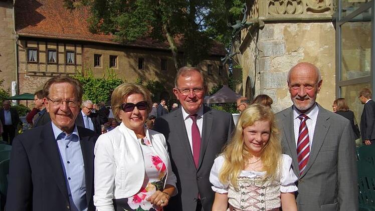 Besondere Gäste v.l.n.r.: Harro Graf von Luxburg, Gattin Brigitte Gräfin von Luxburg, Erwin Dotzel, Maike Gräfin von Luxburg (11 Jahre, Enkelin von Joachim), Dr. Joachim Graf von Luxburg.