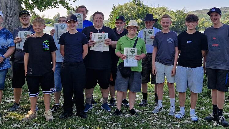 Der Anglerverein veranstaltet seit über 30 Jahren ein besonderes Fischen für Menschen mit Behinderung am Baggersee Säugries.