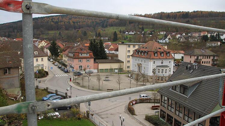 ... und hinunter zum Alten Rathausplatz.