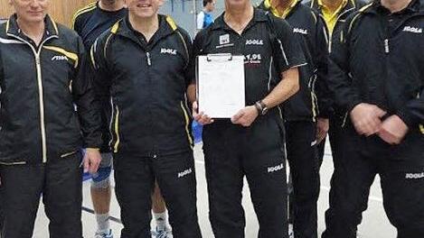 Sehr erfolgreich waren die Tischtennis-Senioren des TTC Tiefenlauter bei der Bayerischen Meisterschaft in der AK 50: (von links) Holger Buhr, Jürgen Forkel, Wolfgang Buckreus, Reiner Kürschner, Günter Fuhrmann, Martin Deffner und Vladimir Baca. Foto: privat