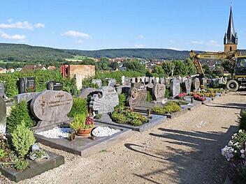 Drastisch steigen werden ab 1. November in Litzendorf (im Bild der Friedhof) die Bestattungsgebühren. Foto: RiegerPress