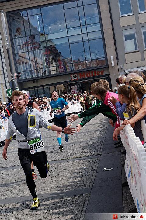 Weltkulturerbelauf 2017 in Bamberg: Der Zieleinlauf am Maxplatz