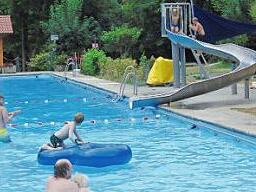 Auch die Freibad-Sanierung soll voran kommen. Foto: Petra Malbrich