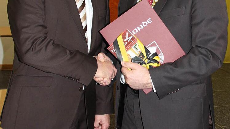 Eberhard Wohl bei seiner Ehrung.