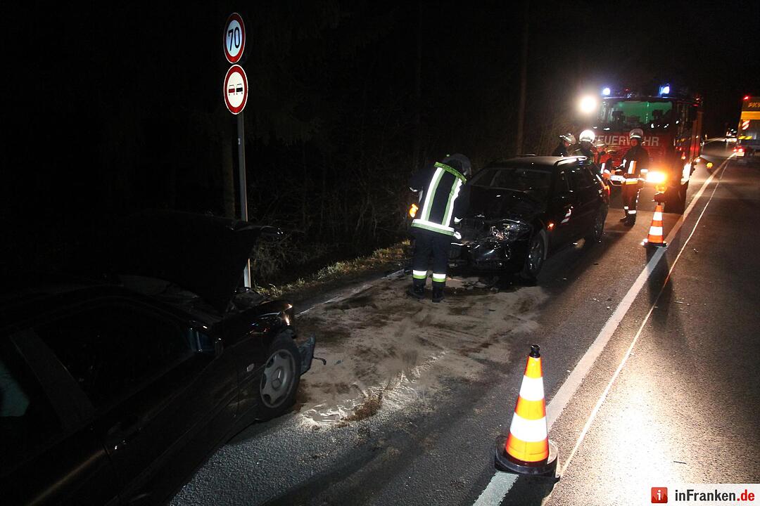 Zwei Verletzte nach Frontalzusammenstoß