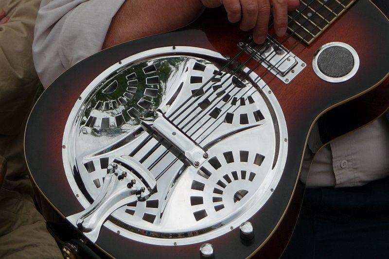 Resonanzgitarre
