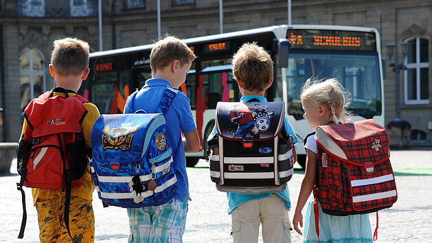 Verkehrsunfall mit Bus bei Bad Windsheim: Vier Sch&uuml;ler verletzt