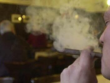 Verganganheit: An das Rauchverbot in Gaststätten hat man sich inzwischen gewöhnt. Archivbild: Ronald Rinklef