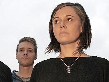 Neben dem Engagement bei Udo Langer fand Marco Hofmann (links) auch noch die Zeit und Muße unter dem Namen "Egotrippers" mit (von links) Daniel Kamm, Kristina Stark und Johannes Grosch Songs zu komponieren. Am 25. März gibt die Band im Tecnet-Zentrum des Burgkunstadter Kleinkunstvereins Tecnet Obermain in Burkersdorf ihr Live-Debüt.  Foto: Lars Bischoff