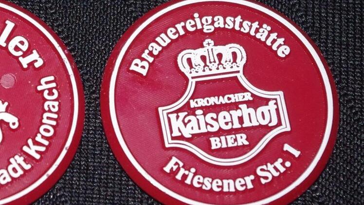 Die neuen Kronacher Biertaler sind da. Foto: Heike Schülein