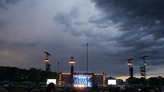 Rock im Park im Regen: Umwetter während Ärzte-Konzert