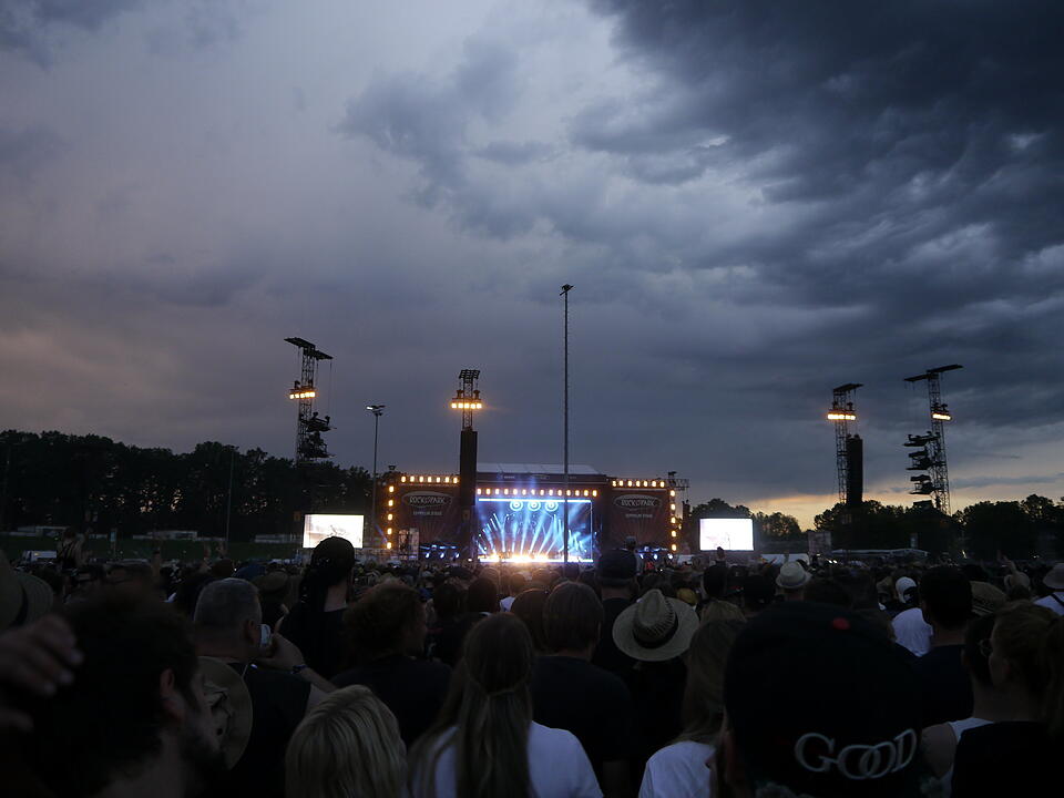 Rock im Park im Regen: Umwetter während Ärzte-Konzert