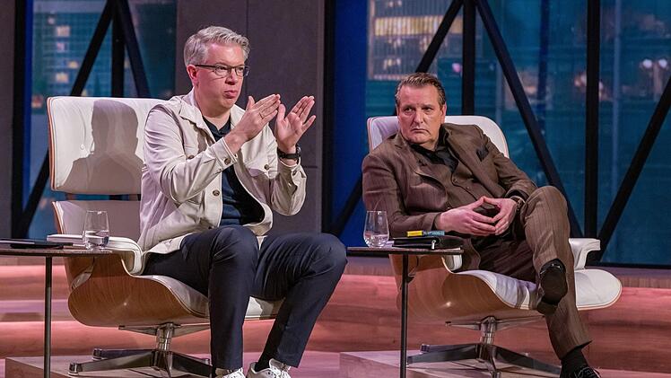 Frank Thelen (links) und Ralf Dümmel fragen gerne kritisch nach.