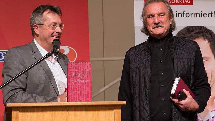Thomas Kraft (links) und Christoph Ransmayr bei der Begrüßung ... Foto: Barbara Herbst