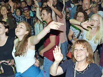 Auf pr&auml;chtige Stimmung freut sich die 66. Herzogenauracher Sommerkirchweih, so wie 2016 beim ersten Auftritt von "Faded Glory".  Foto: Archiv