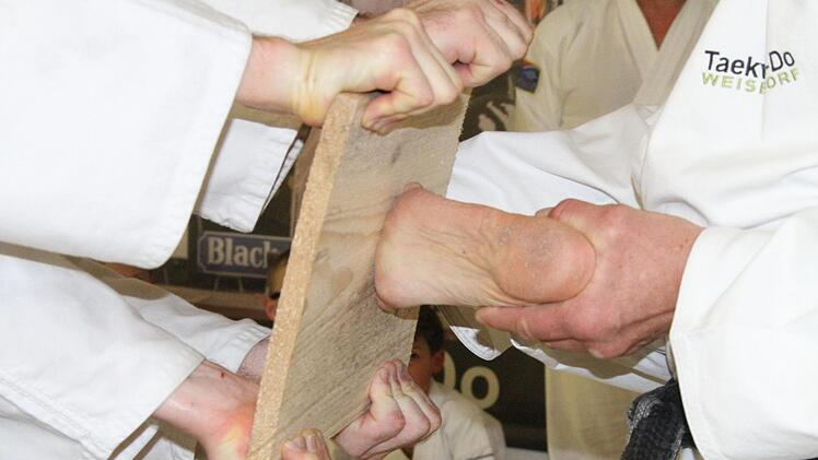 Der Fußballen wird bei diesem Sport eingesetzt, nicht die Ferse.