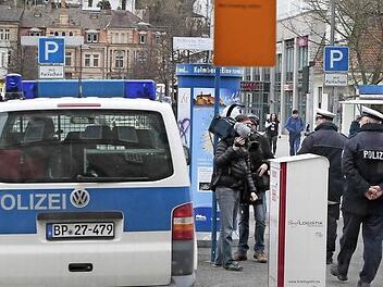 Die Zeiten sind vorbei, dass die Bundespolizei den Kulmbacher Bahnhof bewachen und für Ordnung sorgen muss. Nach den Plänen von Landkreis und Stadt Kulmbach soll sich künftig ein Streetworker um problematische Jugendliche auf der Straße kümmern. Foto: Jochen Nützel