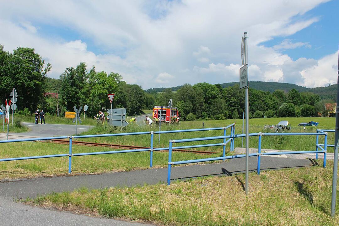 Am Freitag (11.06.2021) kam es auf der Staatsstraße 2181 bei Bayreuth zu einer schweren Kollision zwischen zwei Fahrzeugen.