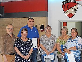 Ehrungen beim VdK-Ortsverband Gro&szlig;wenkheim (von links): Engelbert Roith ehrte Linda Ziegler, Roland Schlembach Petra Schlembach, Irmgard Gessner und Diana Rudolph.