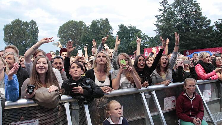 Xavier Naidoo machte seine Fans am Samstag im Forchheimer Jahnstadion glücklich. Foto: Josef Hofbauer