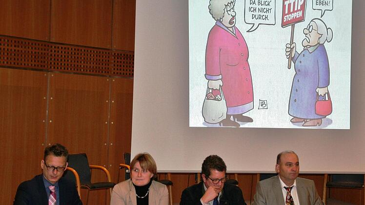 Podiumsdiskussion bei der CSU zum Freihandel mit Kurt Treumann (von links), IHK), Corina Jantke, Stefan Köhler (BBV) und Manfred Greubel.  Foto: Werner Vogel