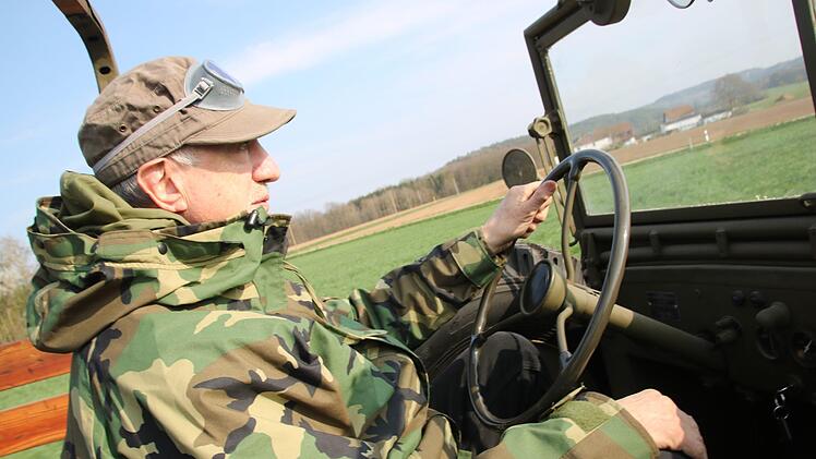 Harry Boog am Steuer seines Dodge Foto: Matthias Einwag