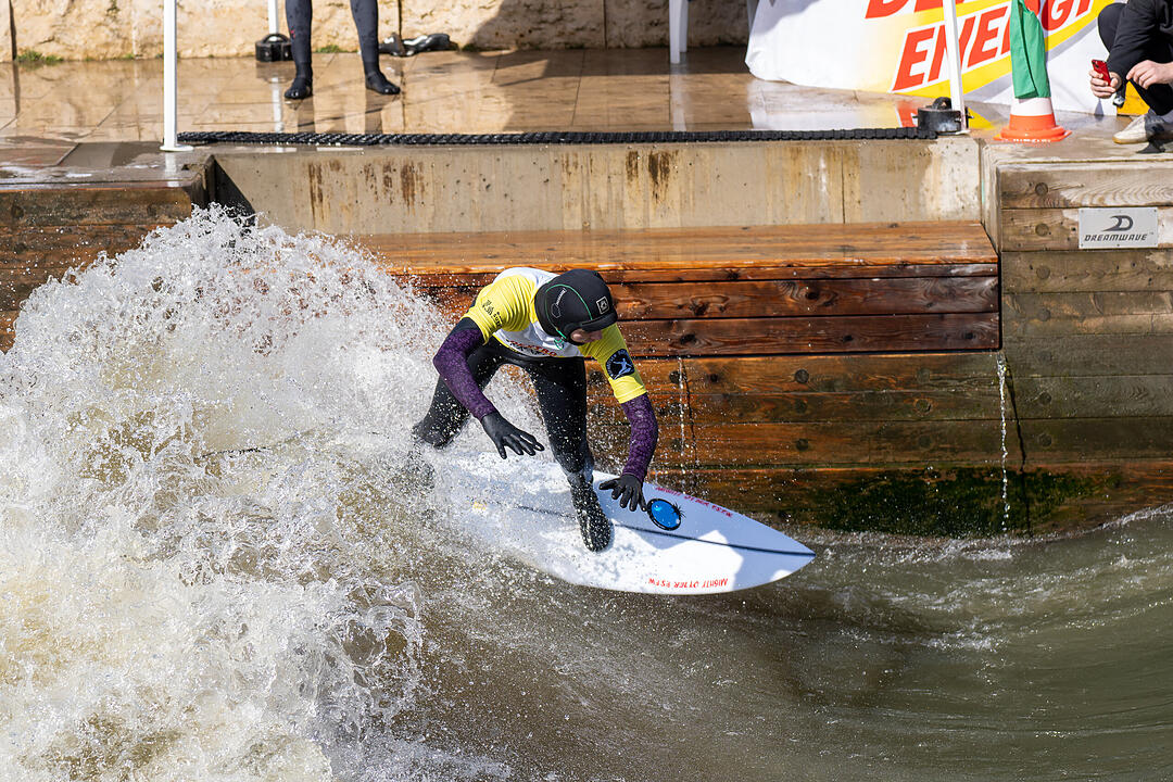 Die Surferwelle mitten in Nürnberg