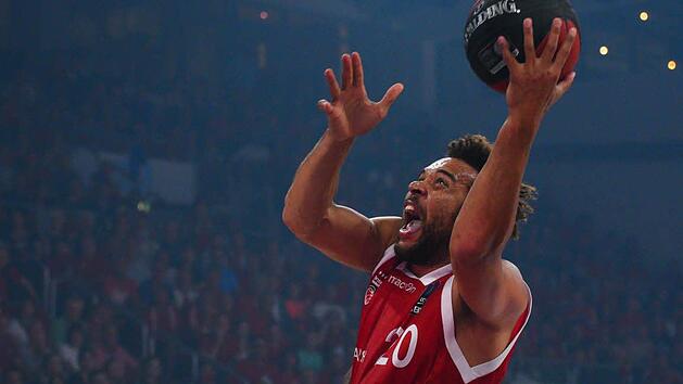 Am Mittwochabend empf&auml;ngt Brose Bamberg die BG G&ouml;ttingen. Ob der Tabellenf&uuml;hrer den n&auml;chsten Gegner &uuml;berrollt, lesen Sie in unserem Liveticker!  Foto: Armer, dpa