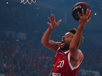 Am Mittwochabend empf&auml;ngt Brose Bamberg die BG G&ouml;ttingen. Ob der Tabellenf&uuml;hrer den n&auml;chsten Gegner &uuml;berrollt, lesen Sie in unserem Liveticker!  Foto: Armer, dpa