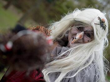 Die Walpurgisnacht f&auml;llt im Jahr 2024 auf einen Dienstag. Um den Tag gibt es einige Geschichten und auch viele Br&auml;uche. Symbolfoto: Swen Pf&ouml;rtner/dpa