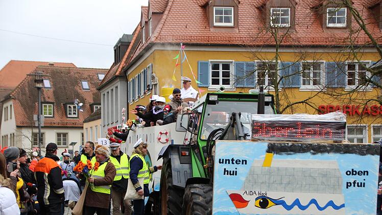Das Schiff vom Team "Brennholz Köberlein" feierte Jungfernfahrt.