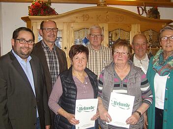 Markus Stockmann, Bürgermeister Dieter Muth, Christa Knüttel, Ernst Zeier, Christa Büchner, Fridolin Dunkel und Vorsitzende Christa Hornung.  Foto: Wolfgang Saam